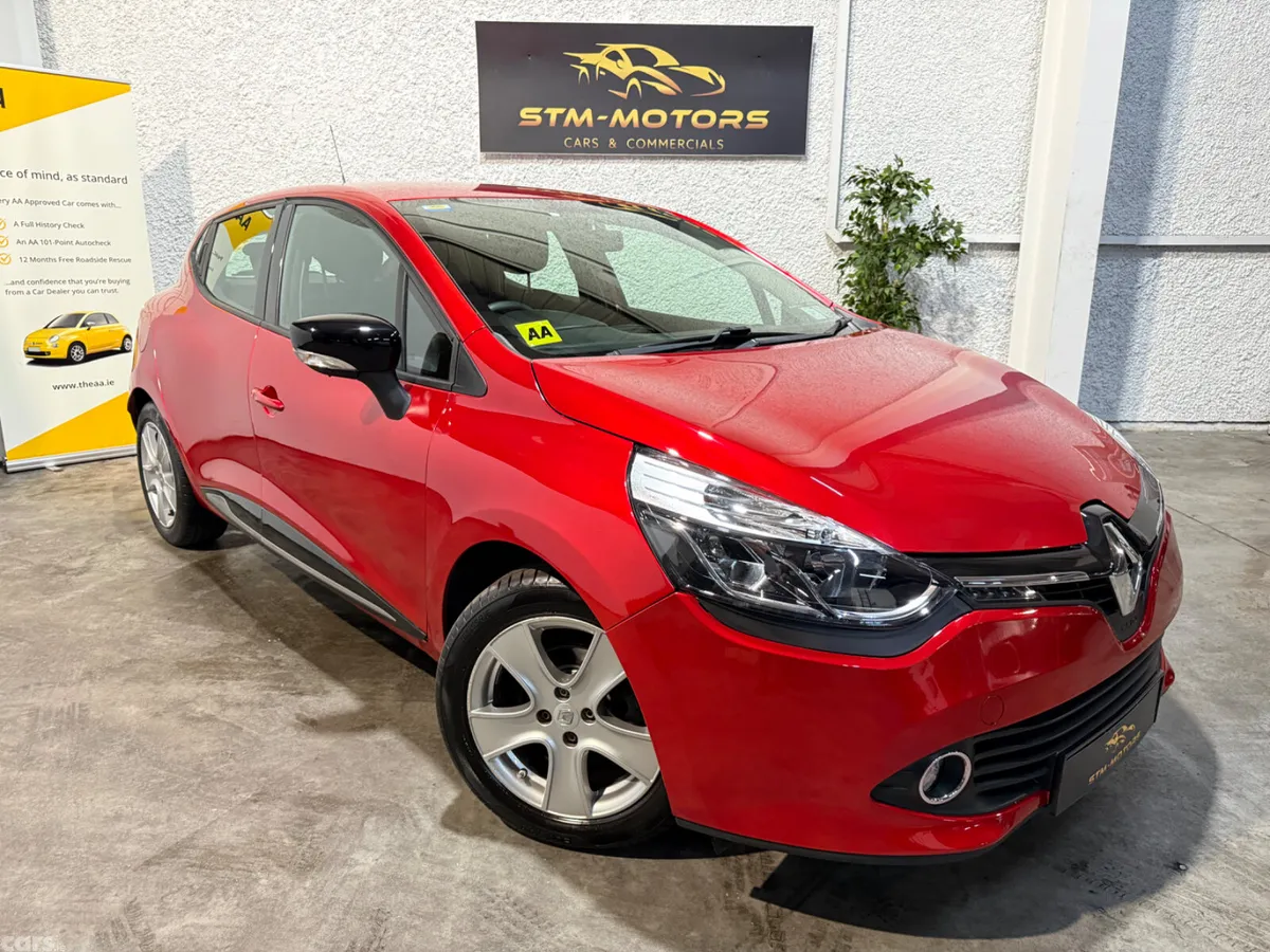 Renault Clio Hatchback, Petrol, 2015, Red