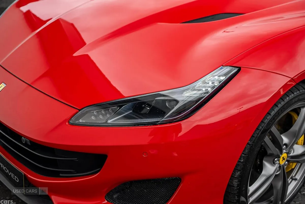 Ferrari Portofino , Petrol, 2019, Red