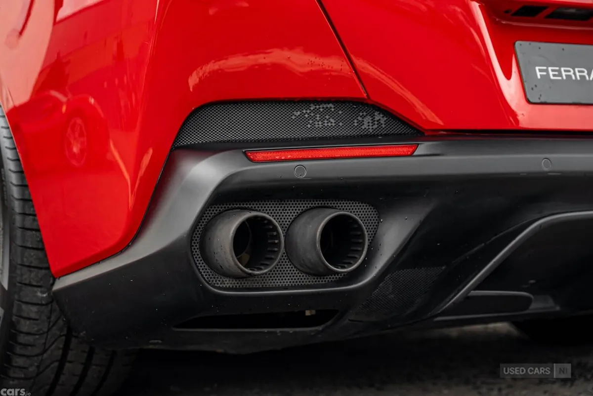 Ferrari Portofino , Petrol, 2019, Red