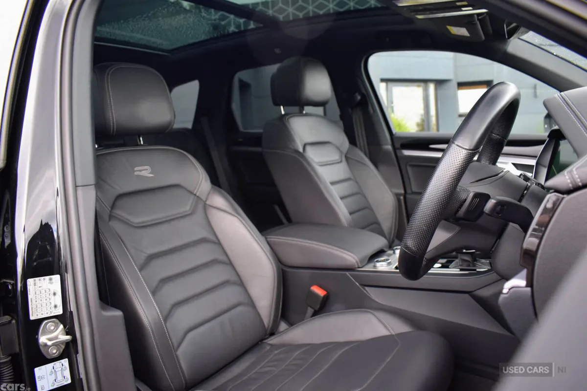 Volkswagen Touareg SUV, Diesel, 2023, Black