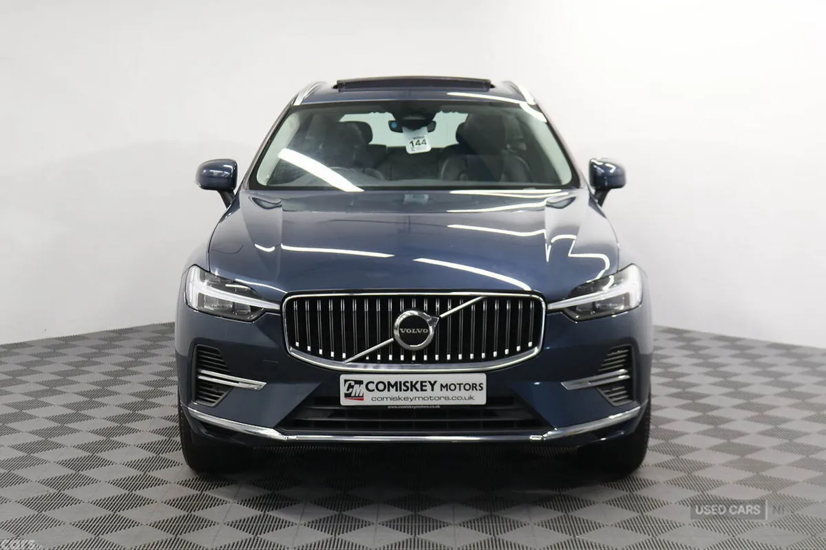 Volvo XC60 SUV, Petrol Hybrid, 2022, Blue