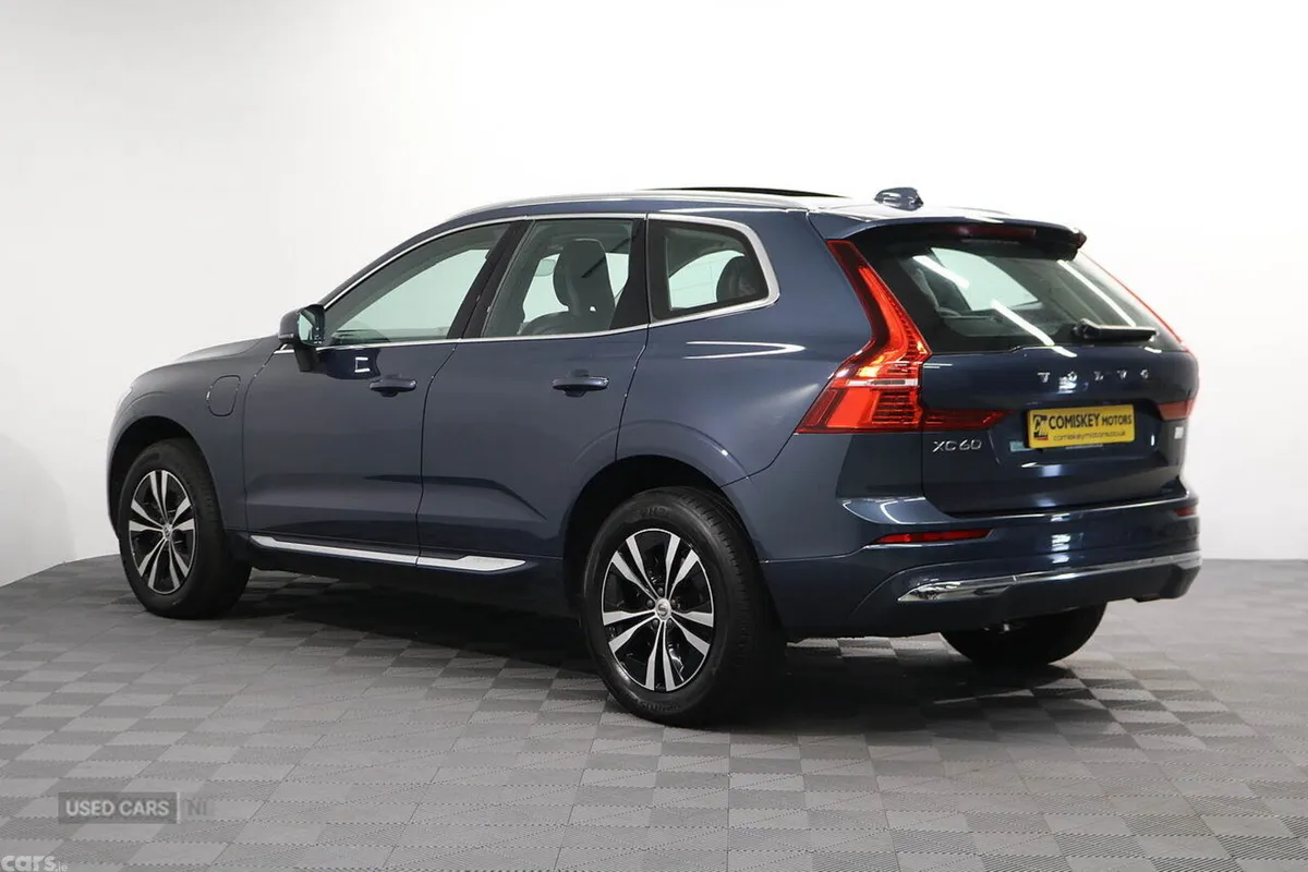 Volvo XC60 SUV, Petrol Hybrid, 2022, Blue