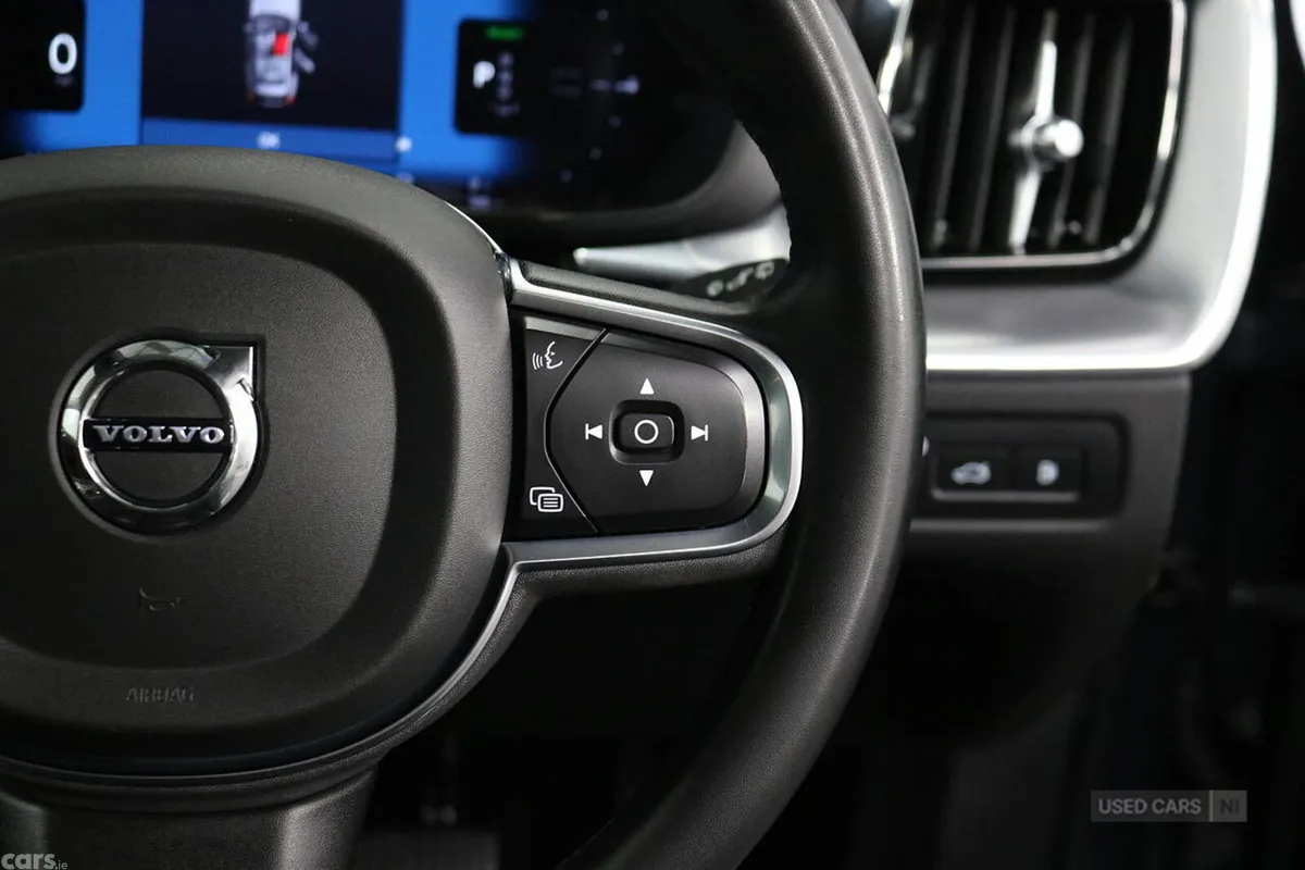 Volvo XC60 SUV, Petrol Hybrid, 2022, Blue