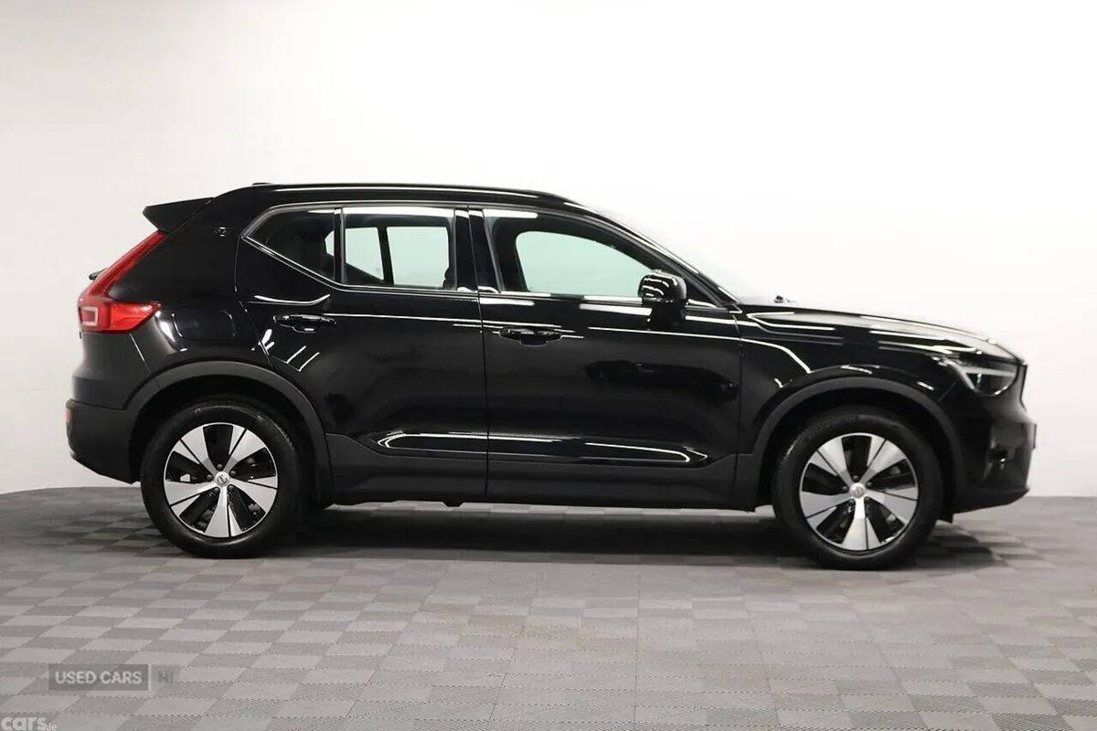 Volvo XC40 SUV, Petrol Hybrid, 2023, Black