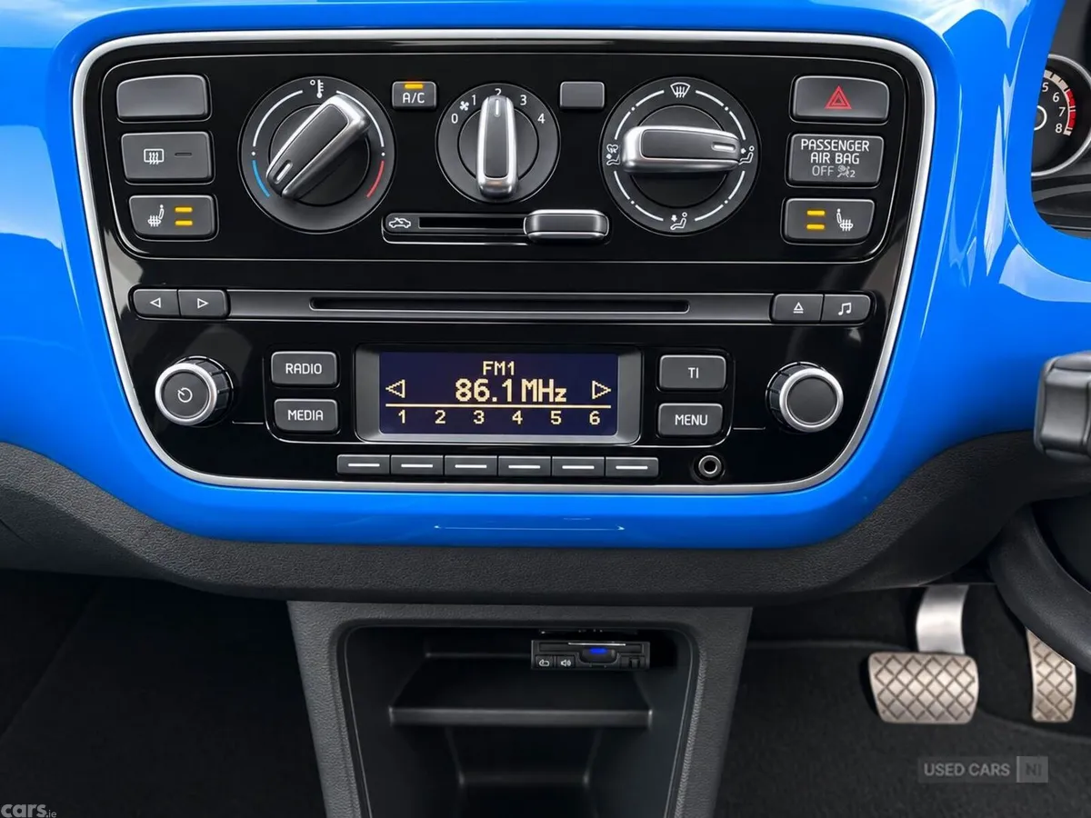 Volkswagen up! , Petrol, 2014, Blue