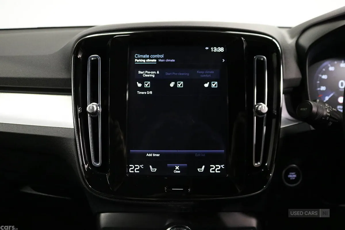 Volvo XC40 SUV, Petrol Hybrid, 2023, Black