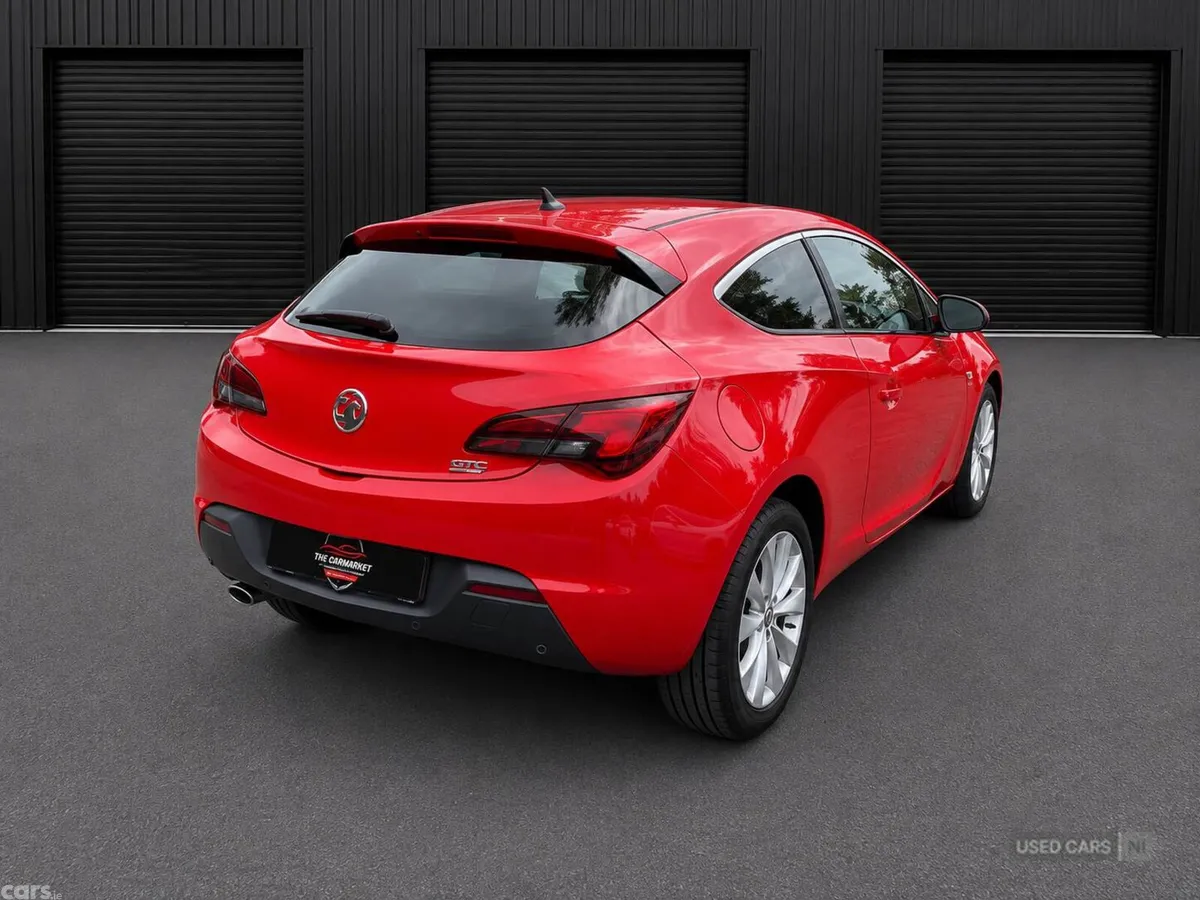 Vauxhall Other Coupe, Diesel, 2013, Red