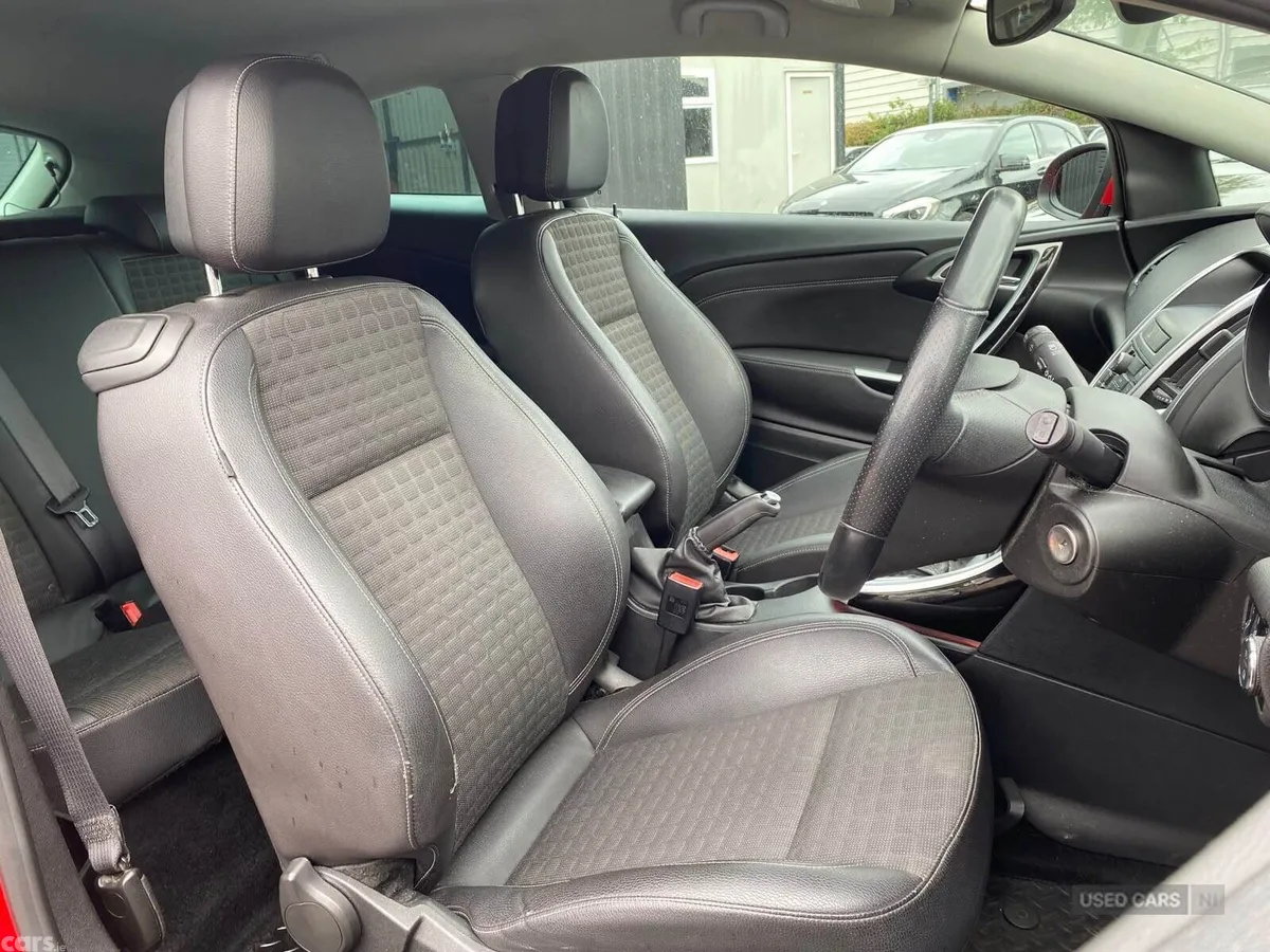Vauxhall Other Coupe, Diesel, 2013, Red