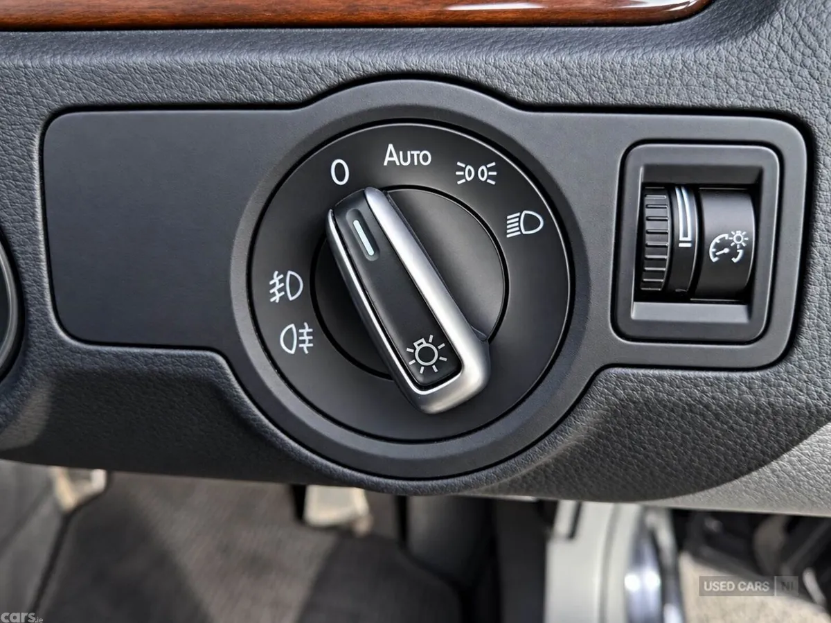 Volkswagen Passat , Petrol, 2013, Black