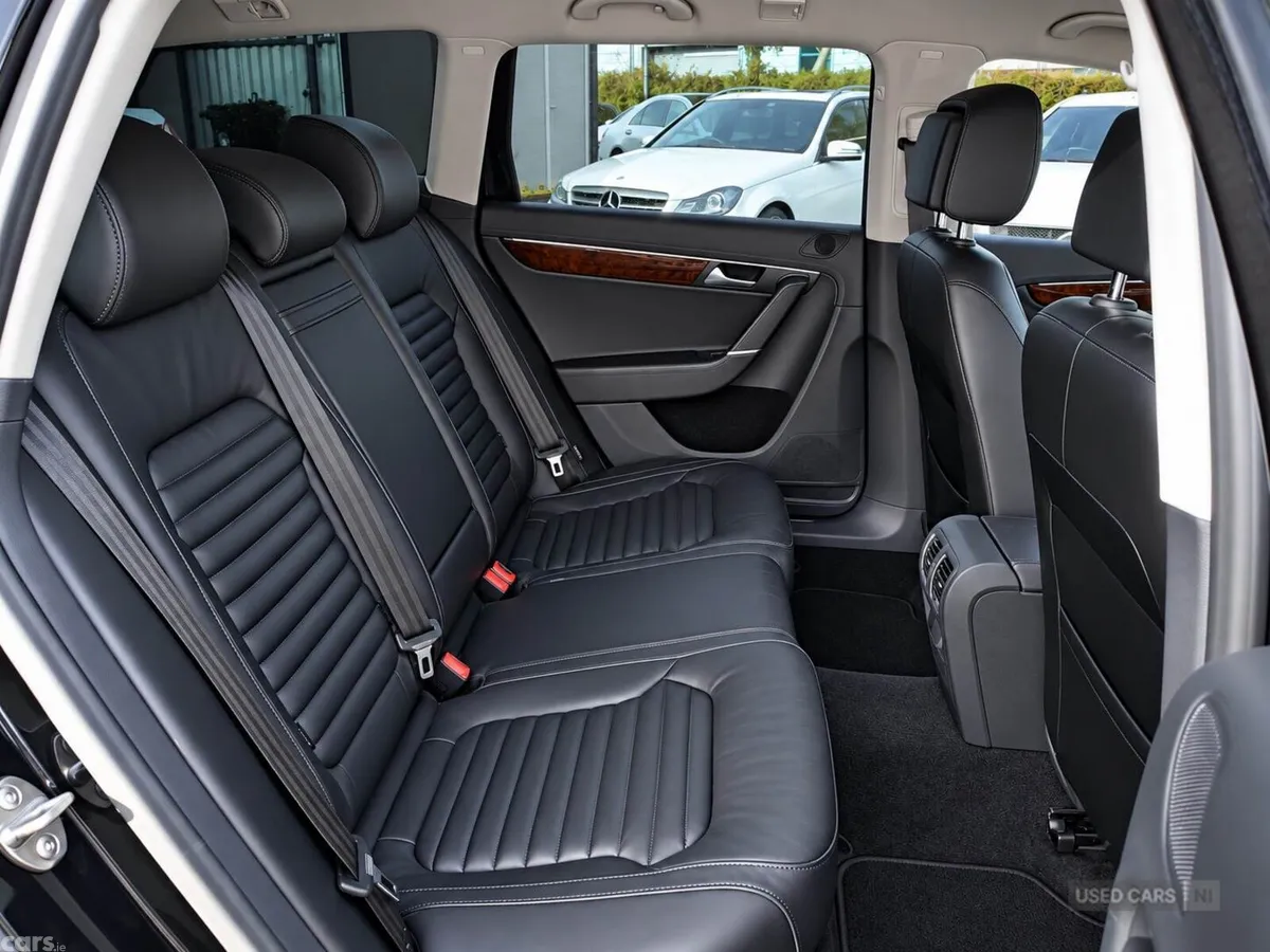 Volkswagen Passat , Petrol, 2013, Black