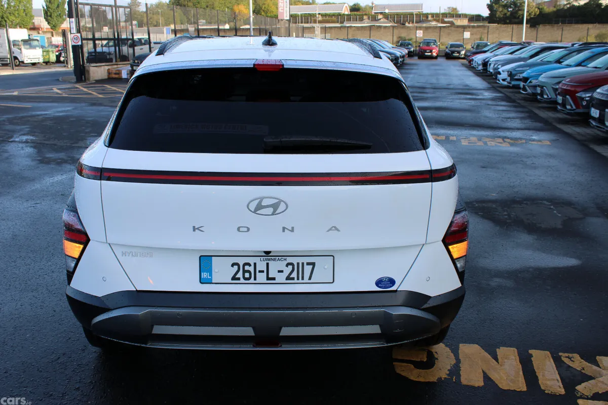 Hyundai KONA MPV, Petrol, 2026, White