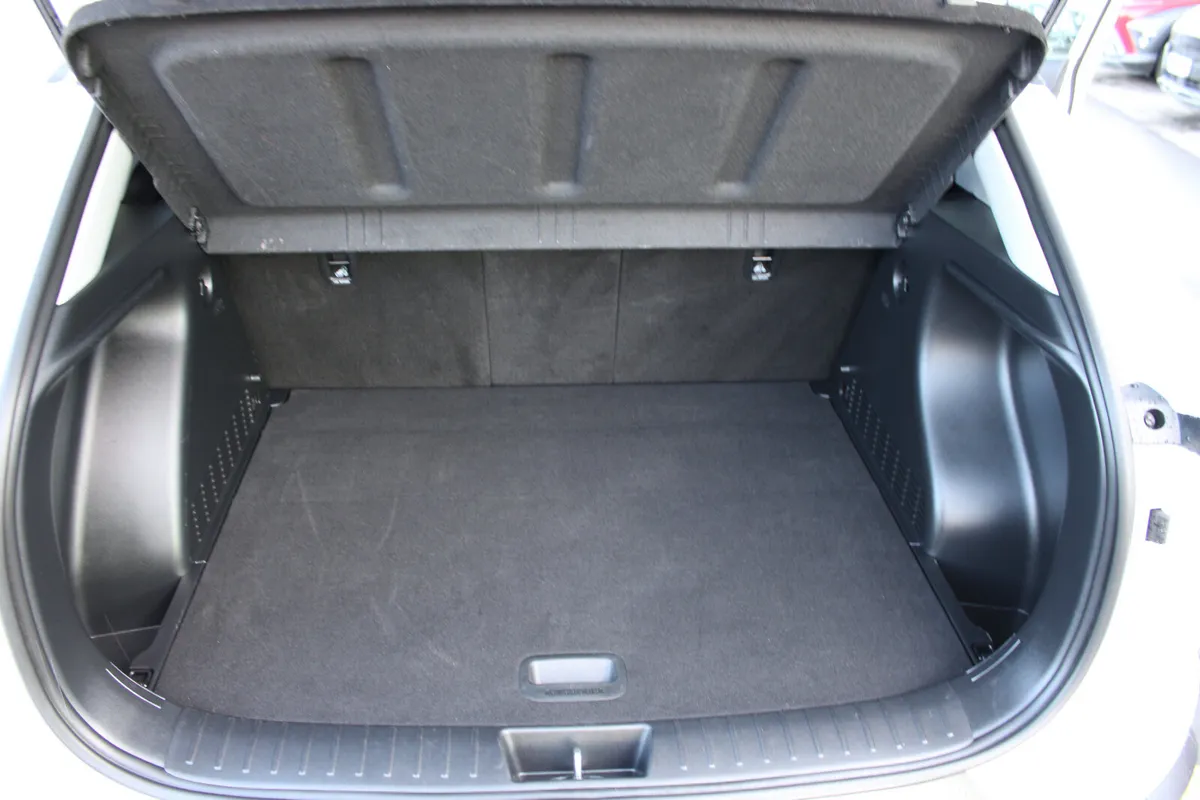 Hyundai KONA MPV, Petrol, 2026, White