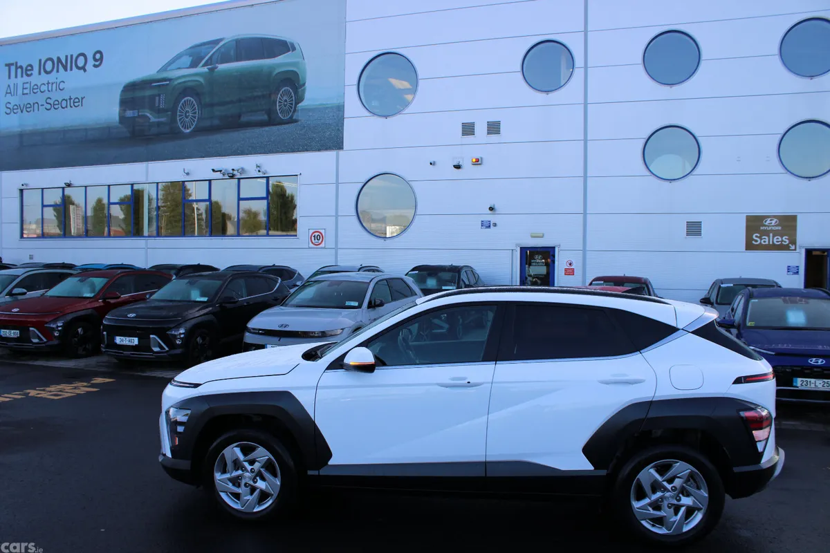 Hyundai KONA MPV, Petrol, 2026, White