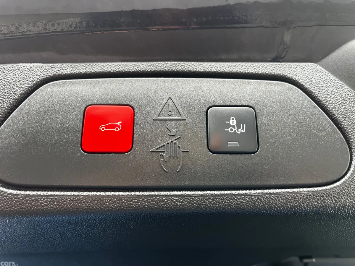 Opel Grandland SUV, Diesel, 2023, Blue