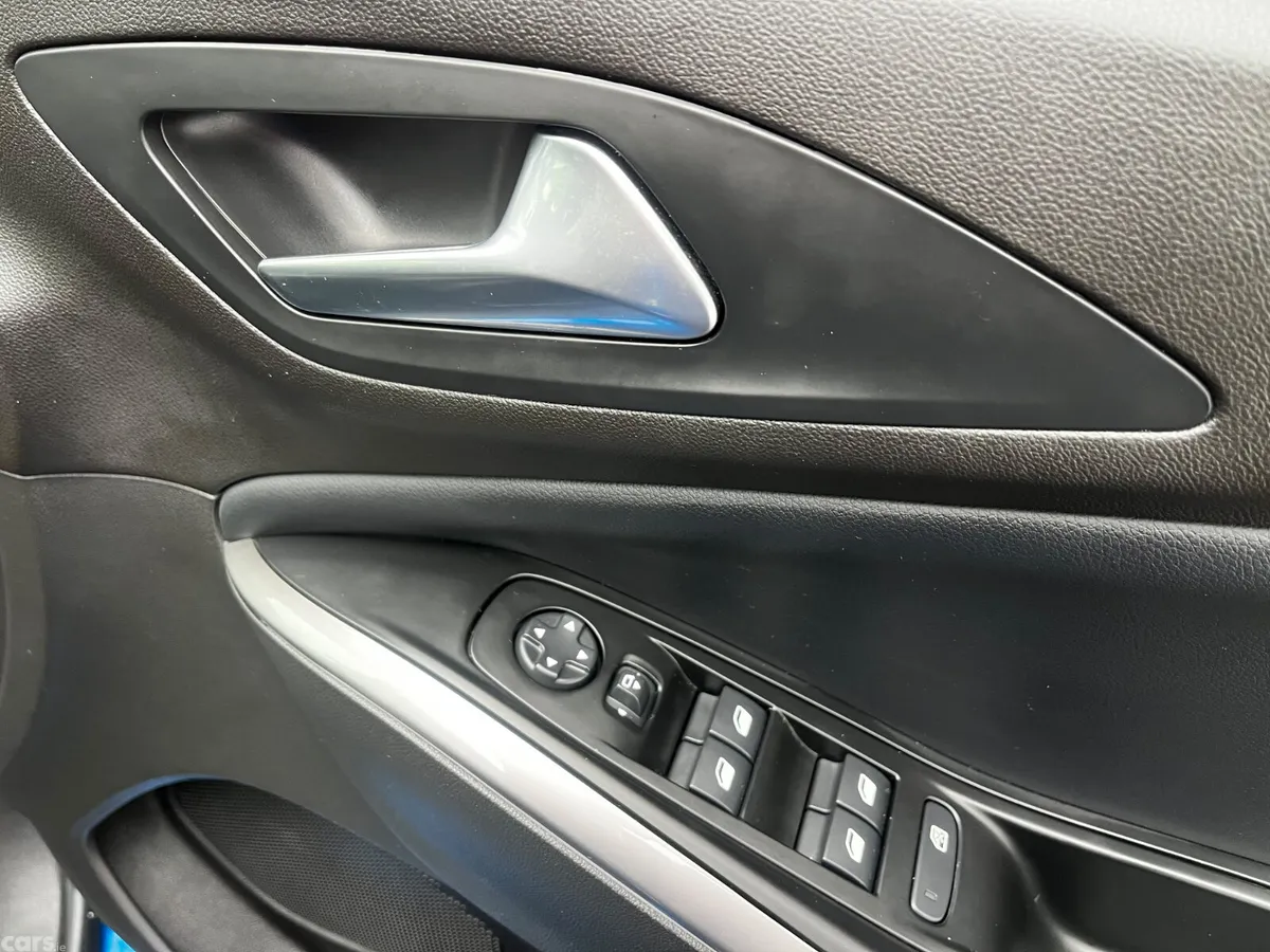 Opel Grandland SUV, Diesel, 2023, Blue