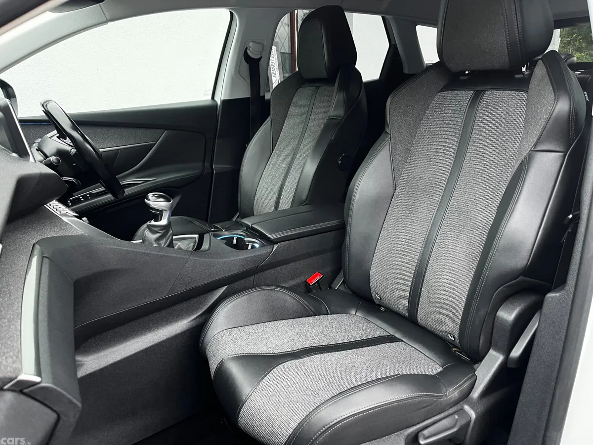 Peugeot 3008 SUV, Petrol, 2020, White