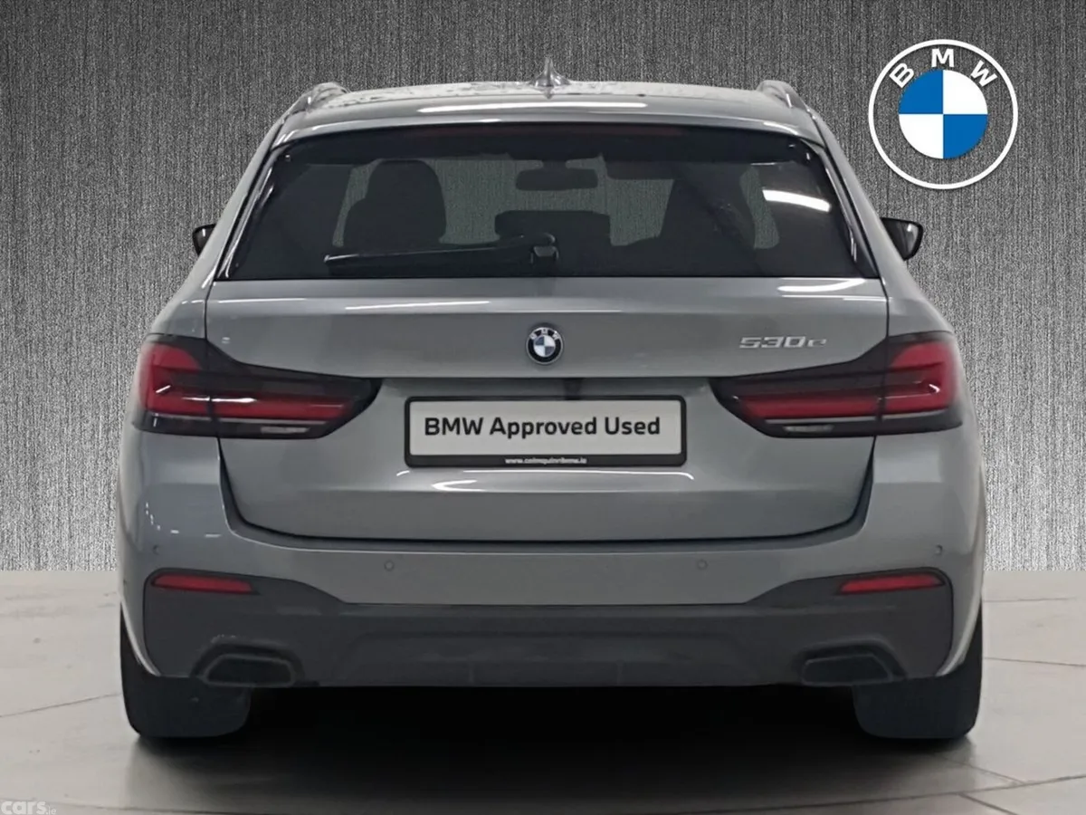 BMW 5-Series Estate, Petrol Plug-in Hybrid, 2024, Grey