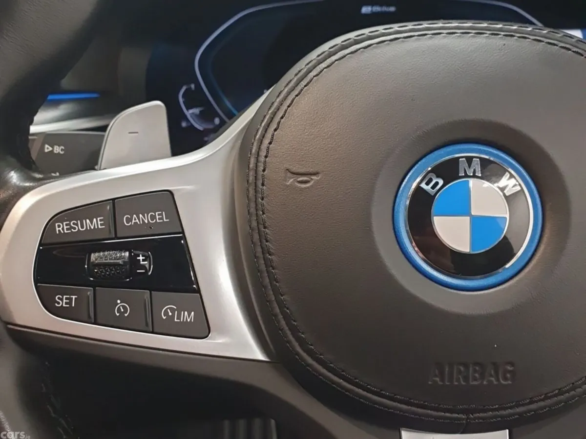 BMW 5-Series Estate, Petrol Plug-in Hybrid, 2024, Grey