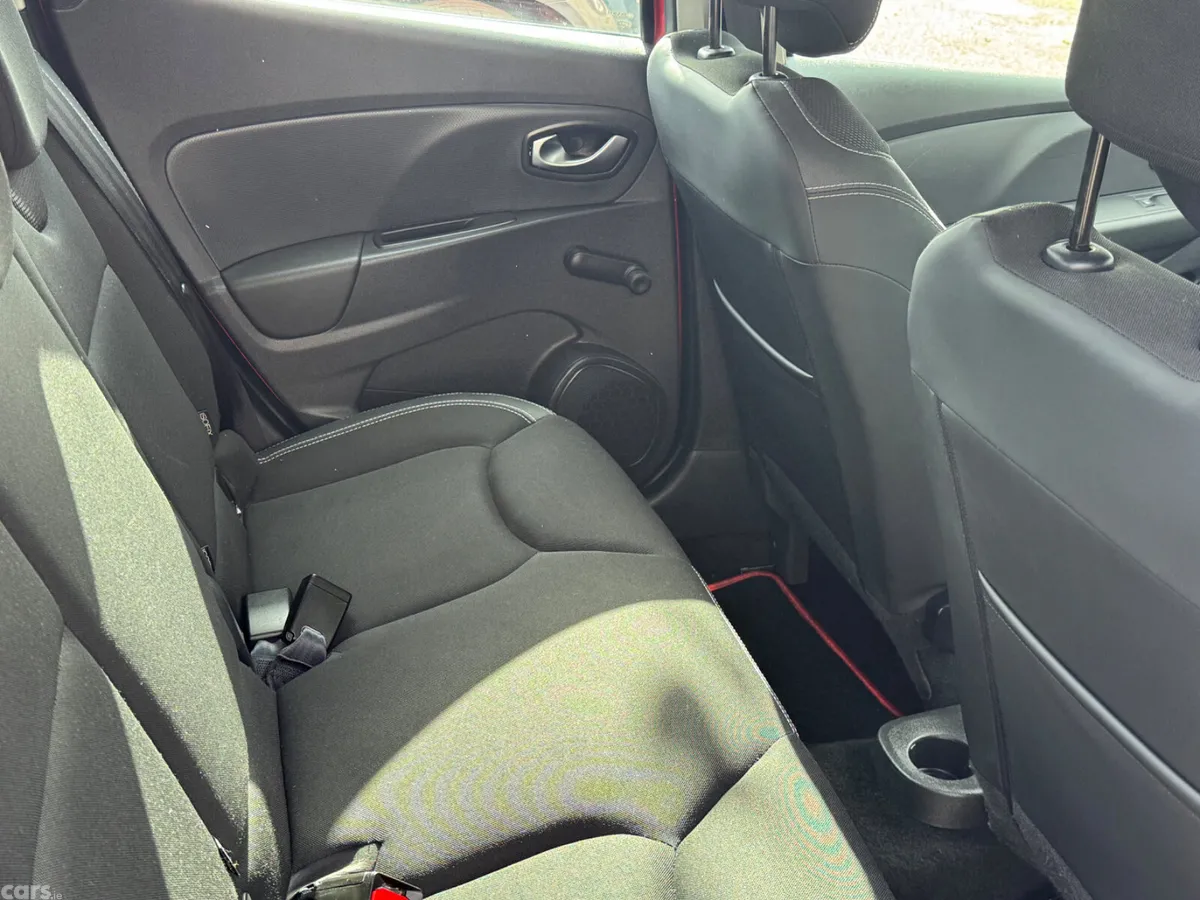 Renault Clio Hatchback, Petrol, 2019, Red
