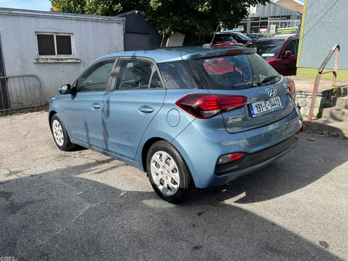 Hyundai i20 Hatchback, Petrol, 2019, Blue