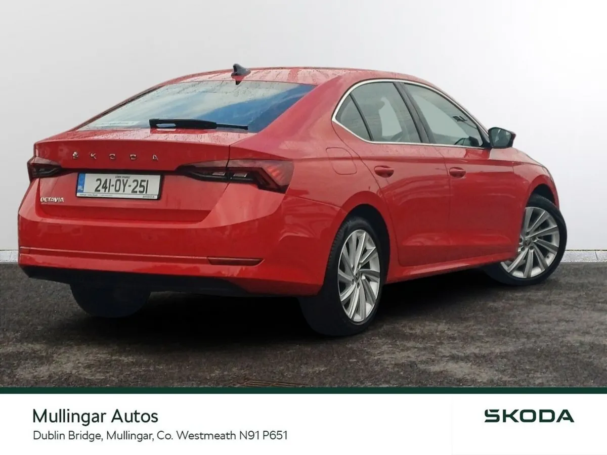 Skoda Octavia Saloon, Petrol, 2024, Red