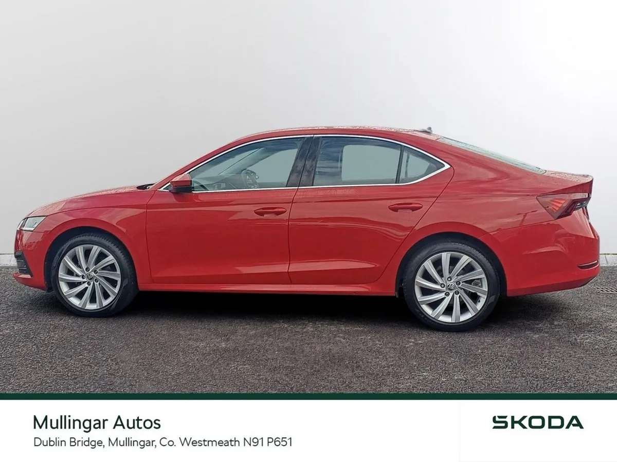 Skoda Octavia Saloon, Petrol, 2024, Red