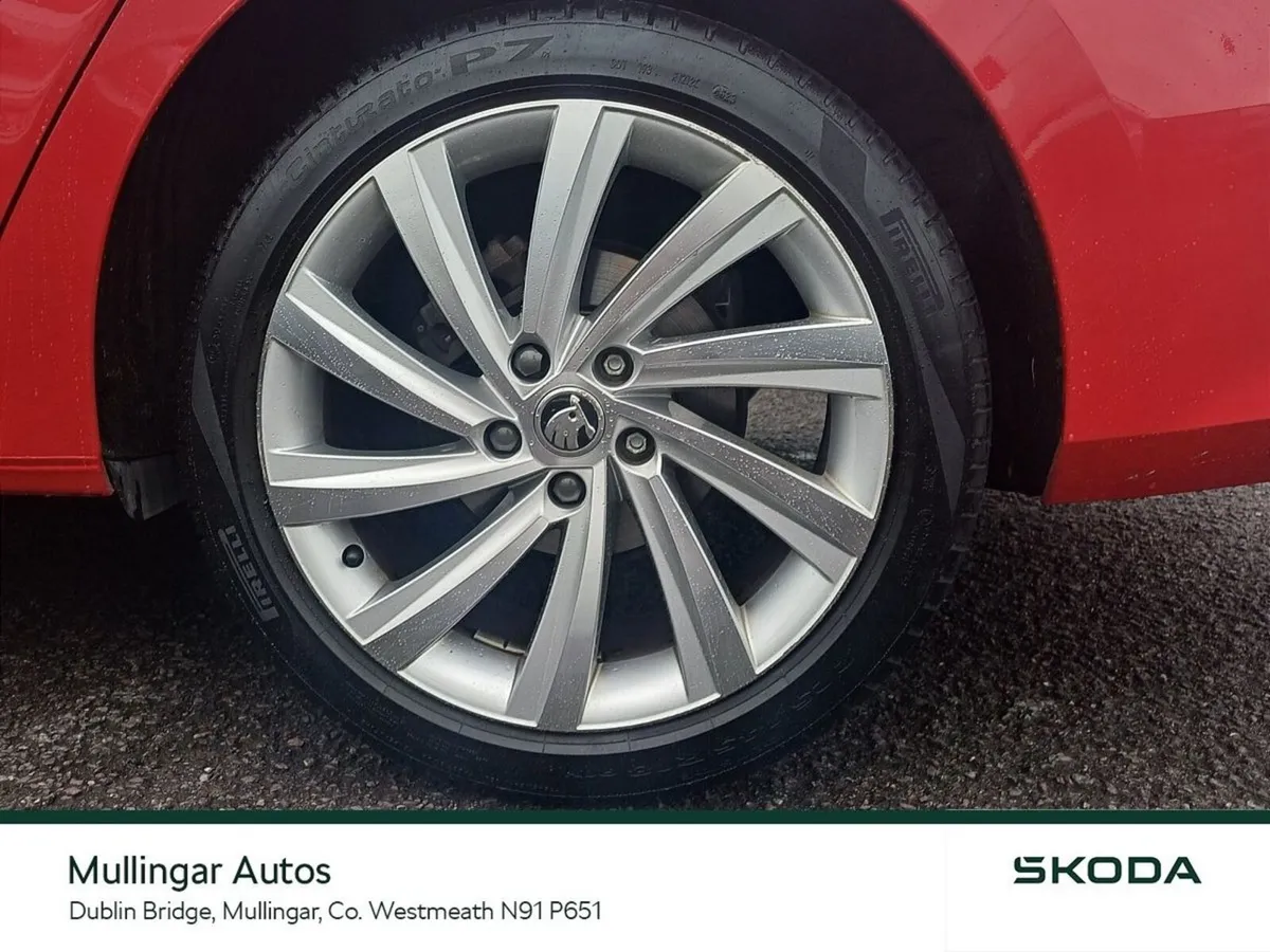 Skoda Octavia Saloon, Petrol, 2024, Red
