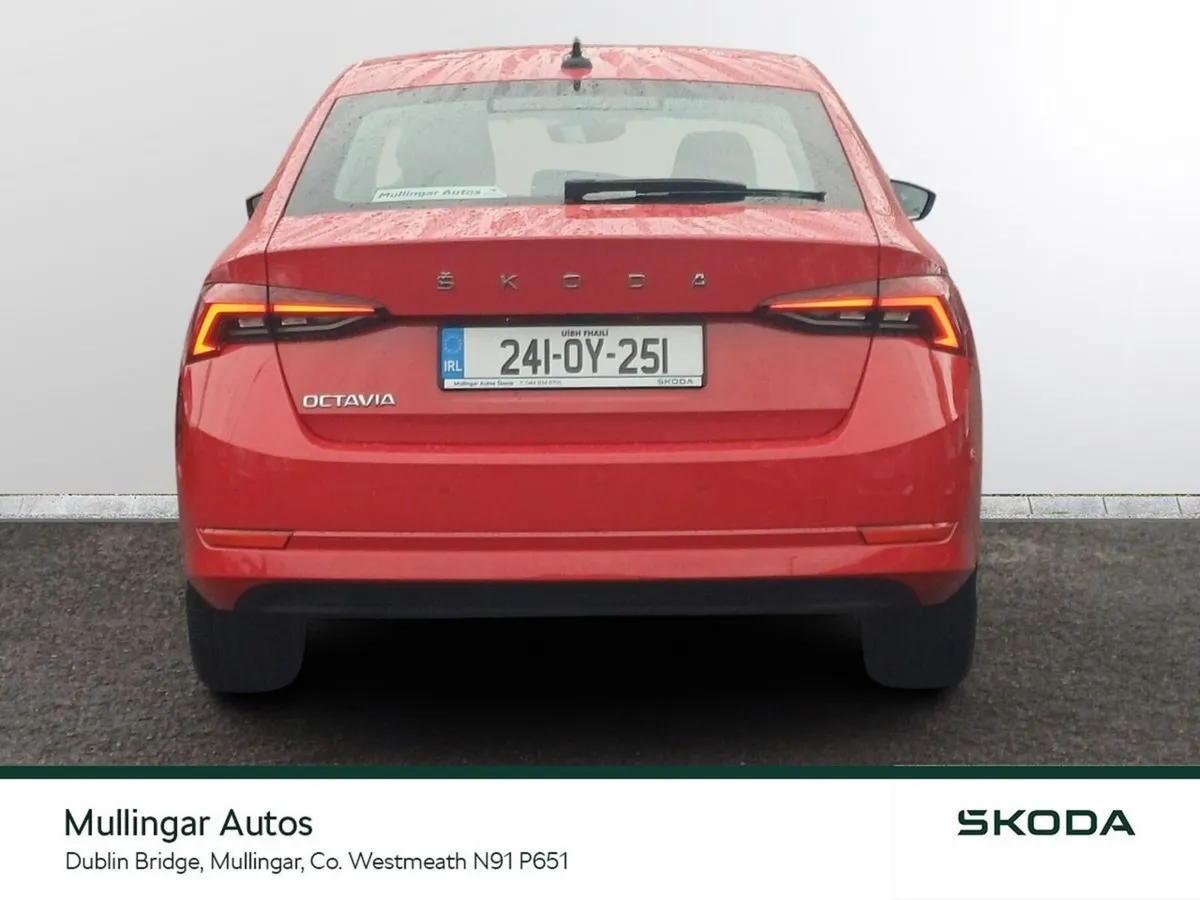 Skoda Octavia Saloon, Petrol, 2024, Red