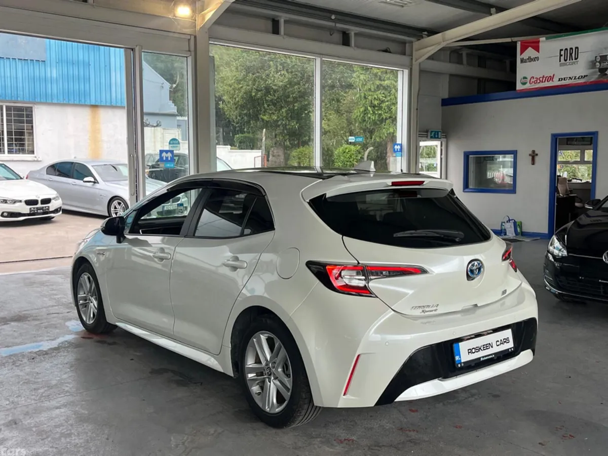 Toyota Corolla Hatchback, Petrol Hybrid, 2019, White