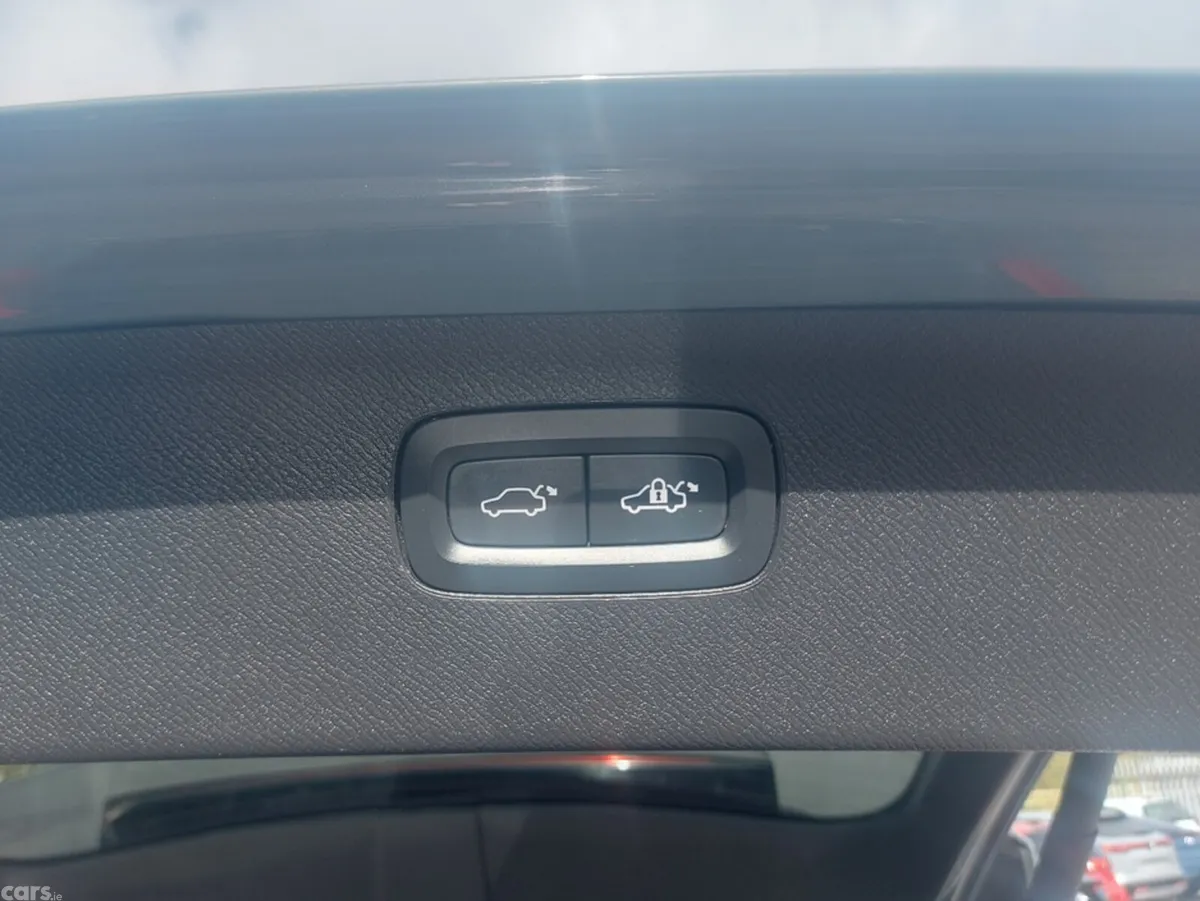 Volvo XC90 MPV, Petrol Plug-in Hybrid, 2023, Grey
