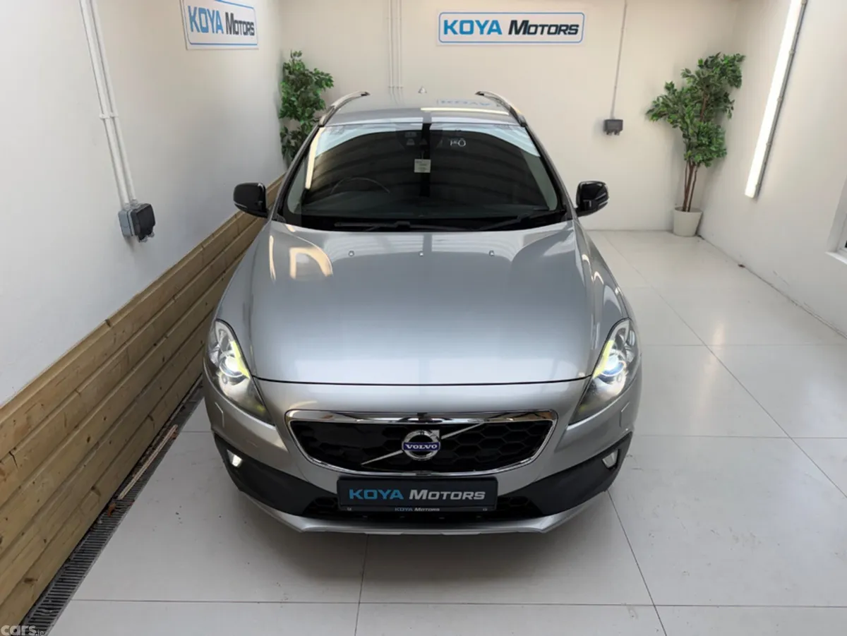 Volvo V40 Hatchback, Diesel, 2016, Silver