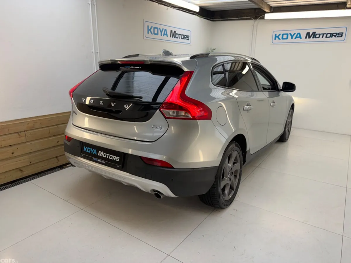 Volvo V40 Hatchback, Diesel, 2016, Silver