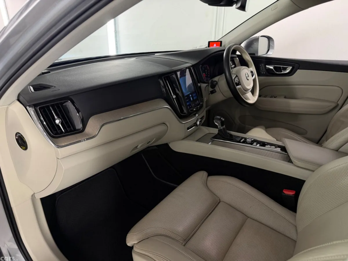 Volvo XC60 SUV, Diesel, 2018, Silver