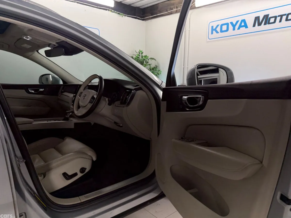 Volvo XC60 SUV, Diesel, 2018, Silver