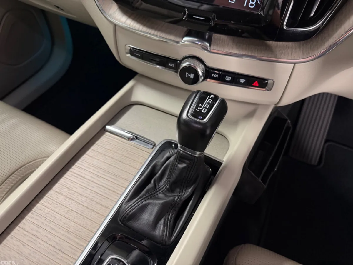 Volvo XC60 SUV, Diesel, 2018, Silver