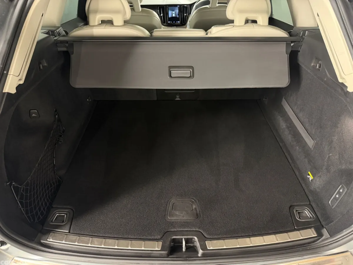 Volvo XC60 SUV, Diesel, 2018, Silver