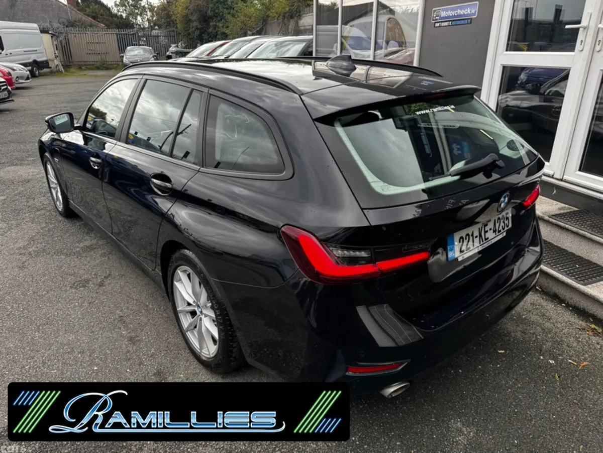 BMW 3-Series Estate, Petrol Plug-in Hybrid, 2022, Black