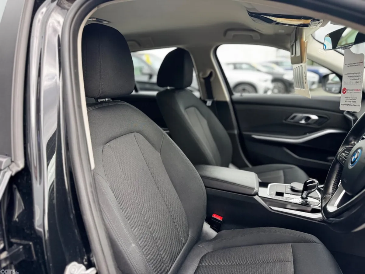 BMW 3-Series Estate, Petrol Plug-in Hybrid, 2022, Black