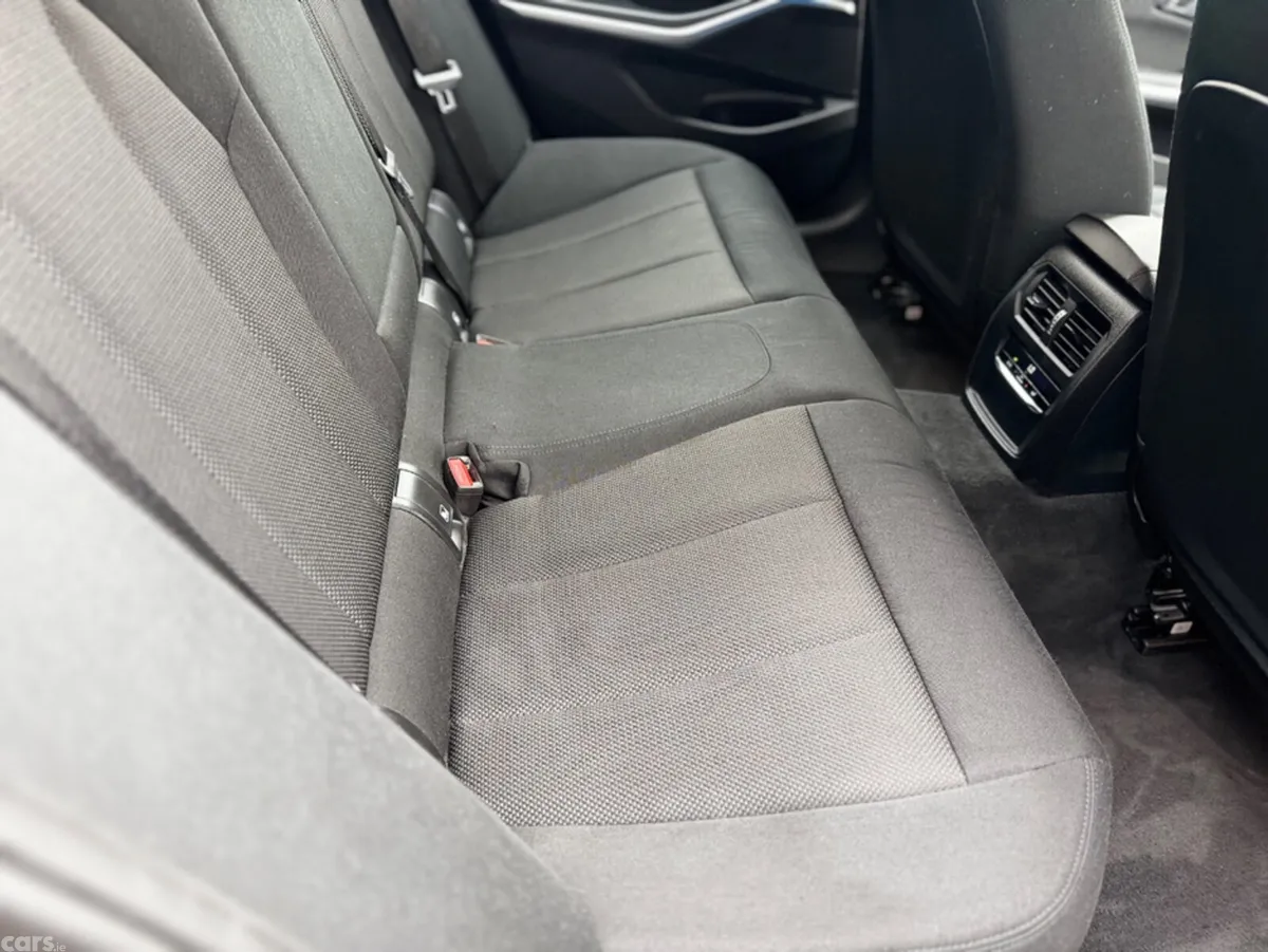 BMW 3-Series Estate, Petrol Plug-in Hybrid, 2022, Black