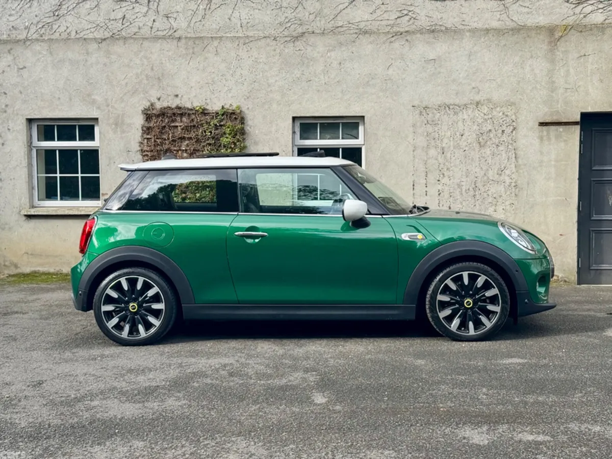 Mini Cooper Hatchback, Electric, 2021, Green