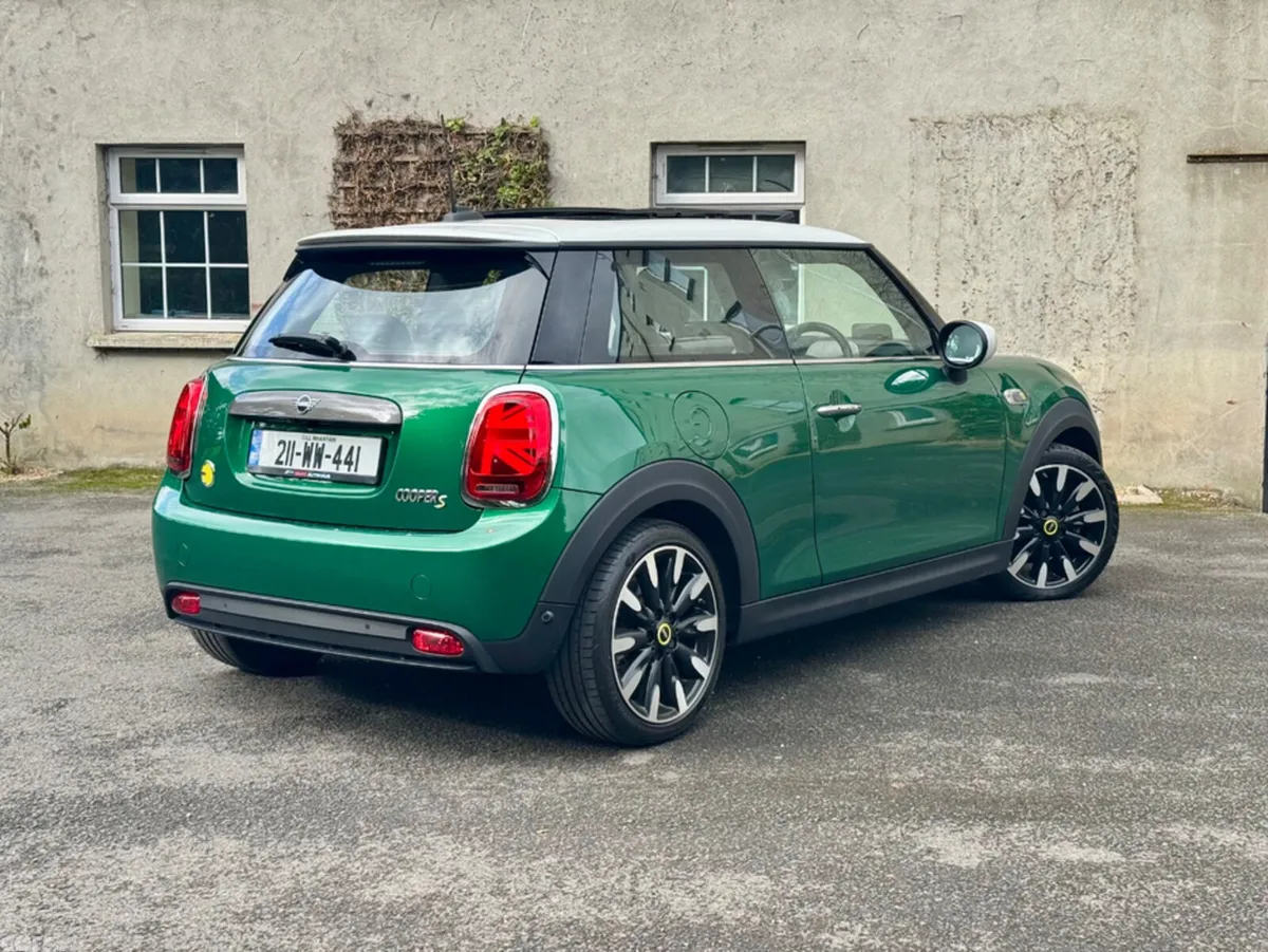 Mini Cooper Hatchback, Electric, 2021, Green