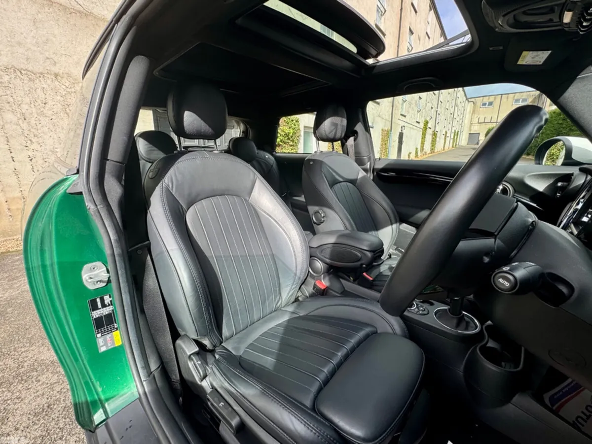 Mini Cooper Hatchback, Electric, 2021, Green