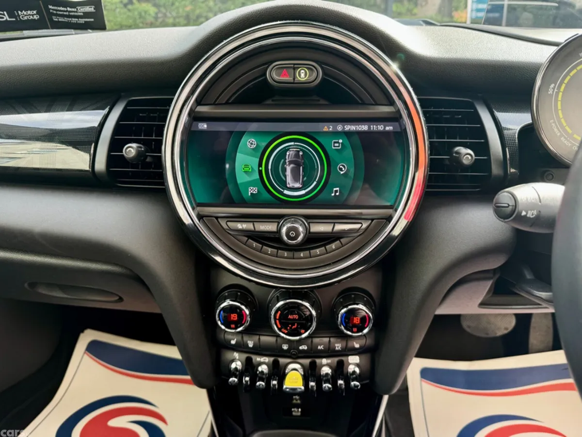 Mini Cooper Hatchback, Electric, 2021, Green