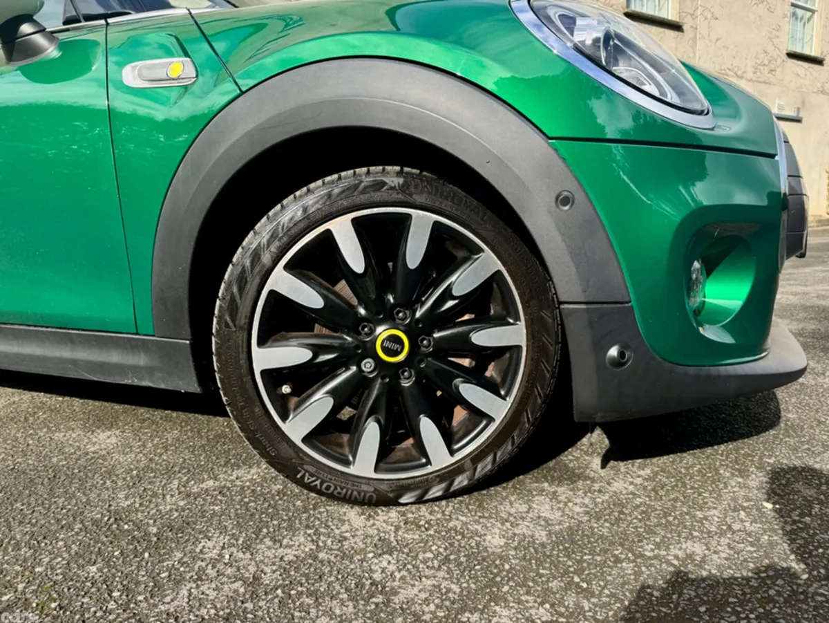 Mini Cooper Hatchback, Electric, 2021, Green