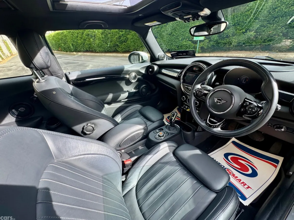 Mini Cooper Hatchback, Electric, 2021, Green