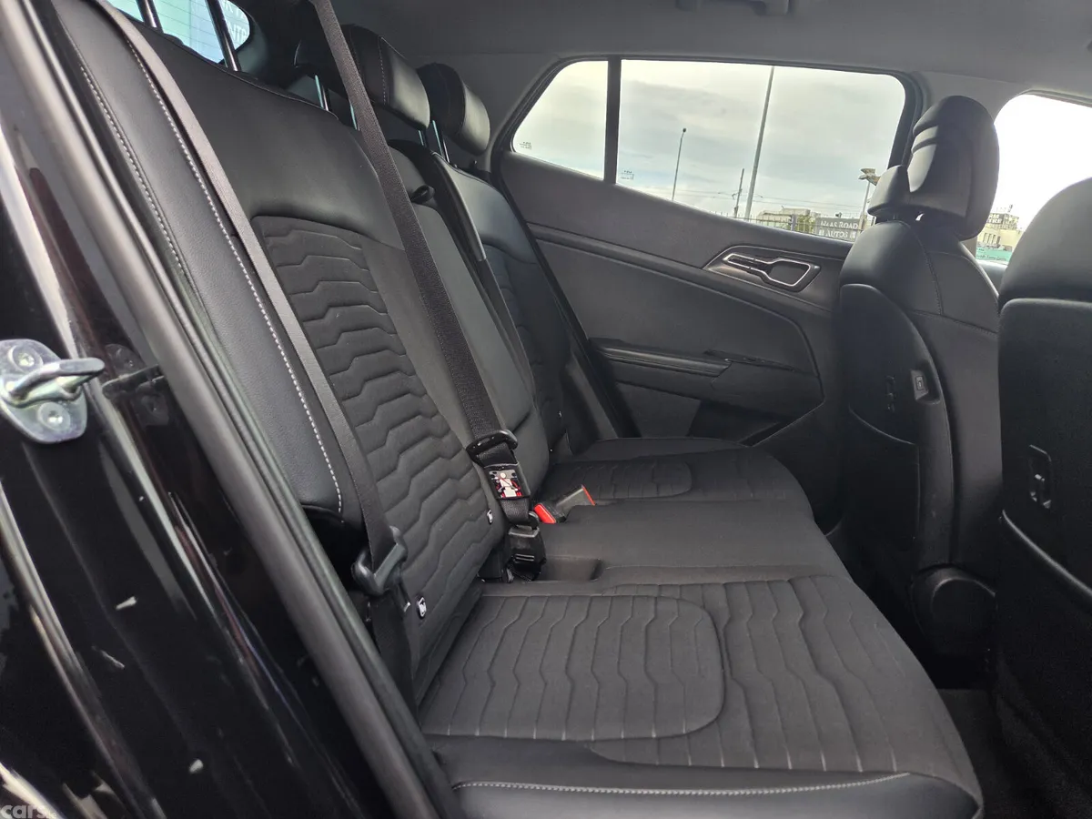 Kia Sportage SUV, Diesel Hybrid, 2023, Black