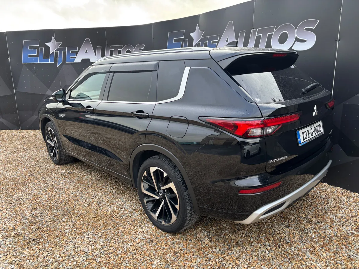 Mitsubishi Outlander SUV, Petrol Plug-in Hybrid, 2023, Black