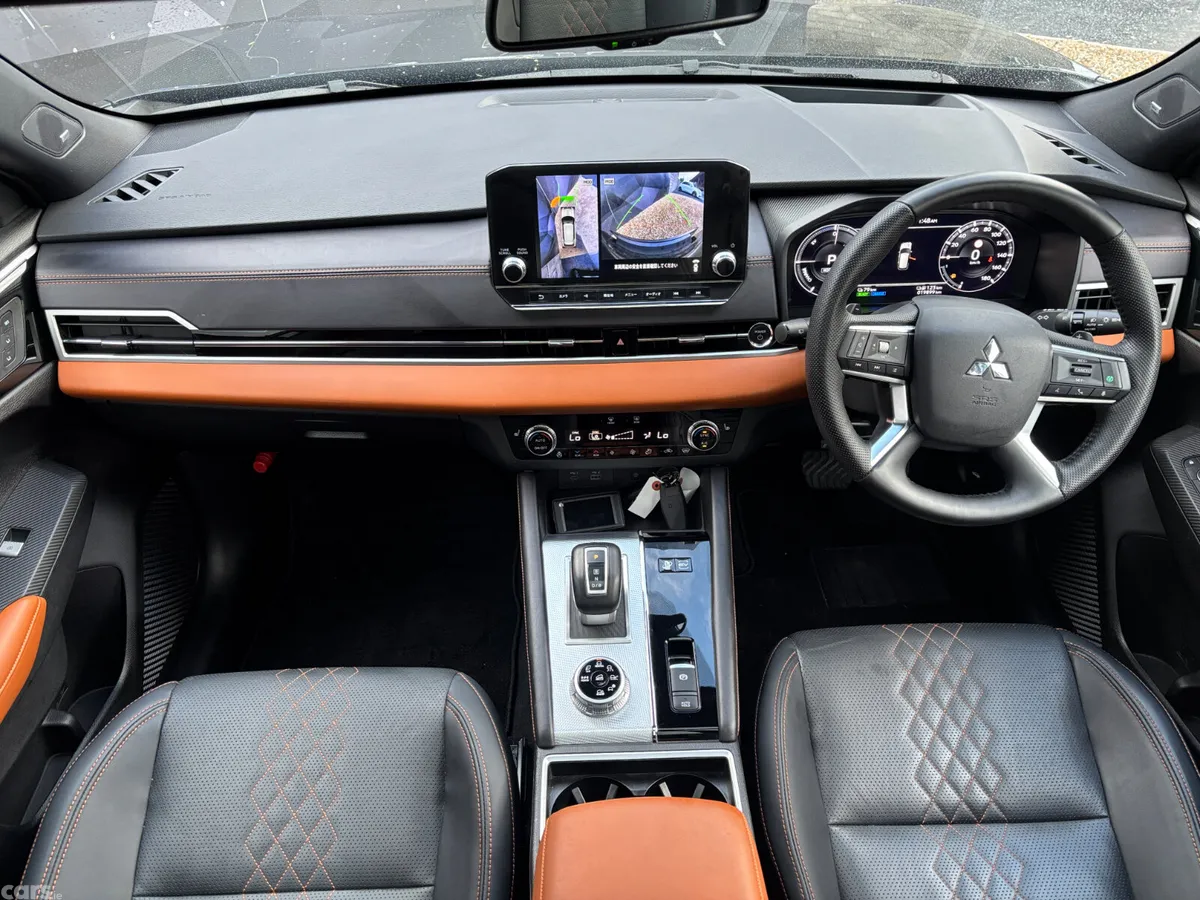 Mitsubishi Outlander SUV, Petrol Plug-in Hybrid, 2023, Black