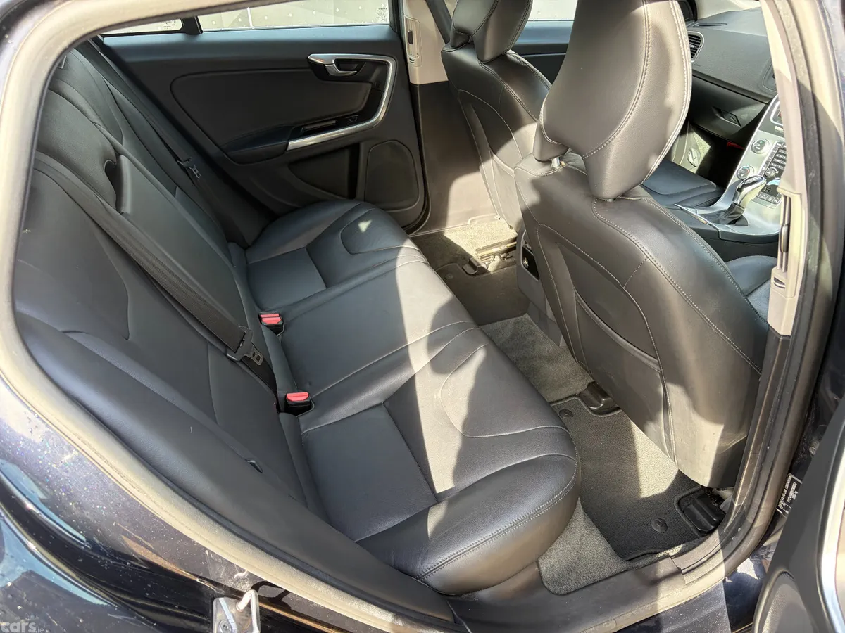 Volvo V60 Estate, Diesel, 2017, Blue
