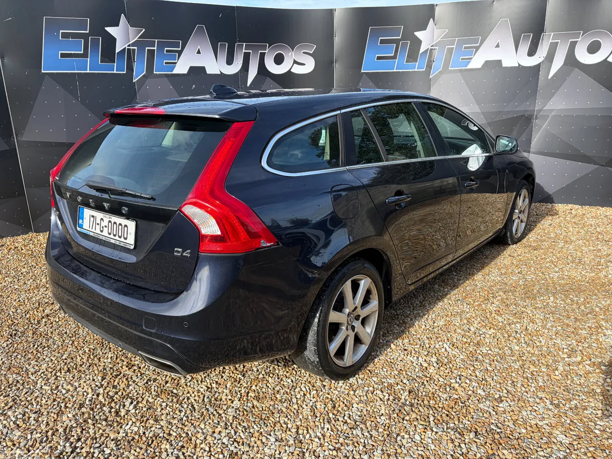 Volvo V60 Estate, Diesel, 2017, Blue